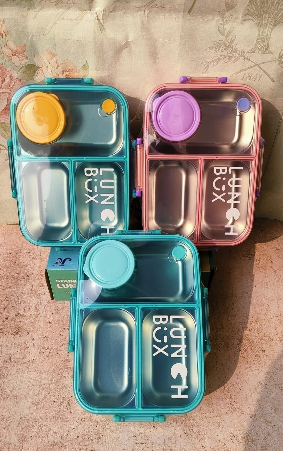 Lunch Box with 3 Compartments 750ml plus 80ml Sauce Bowl